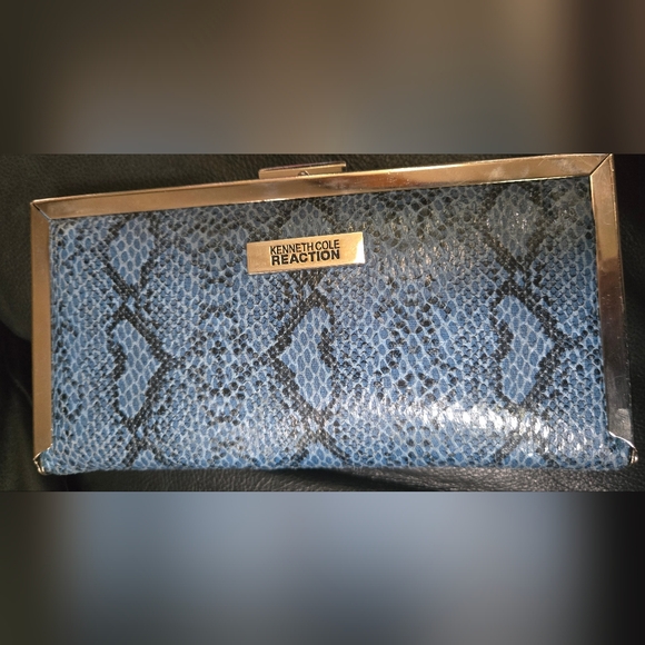 Kenneth Cole Reaction STUNNING Faux Blue Snakeskin & Chrome Wallet 7.5"×4" - Picture 9 of 9